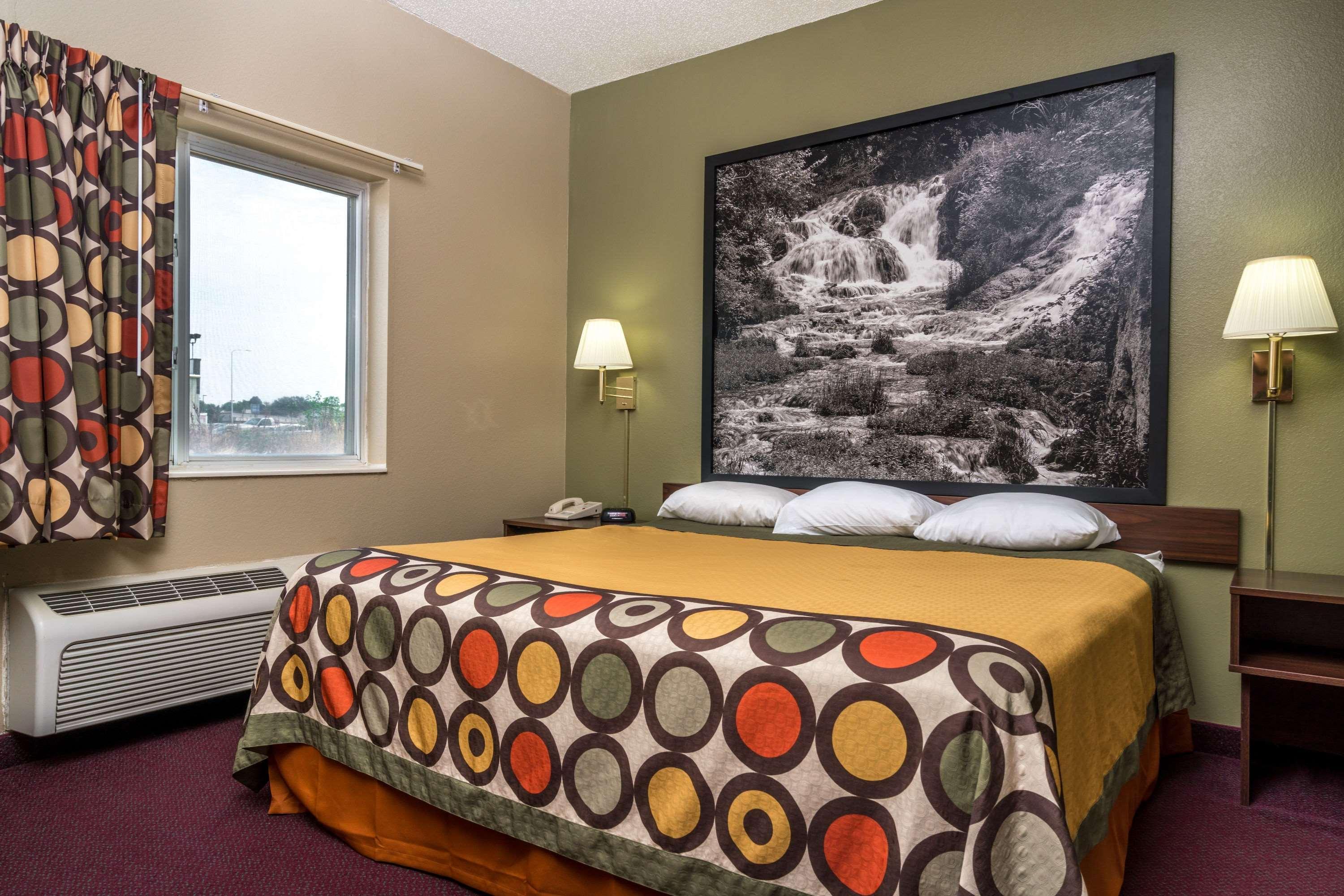 Super 8 By Wyndham Beresford Hotel Kültér fotó