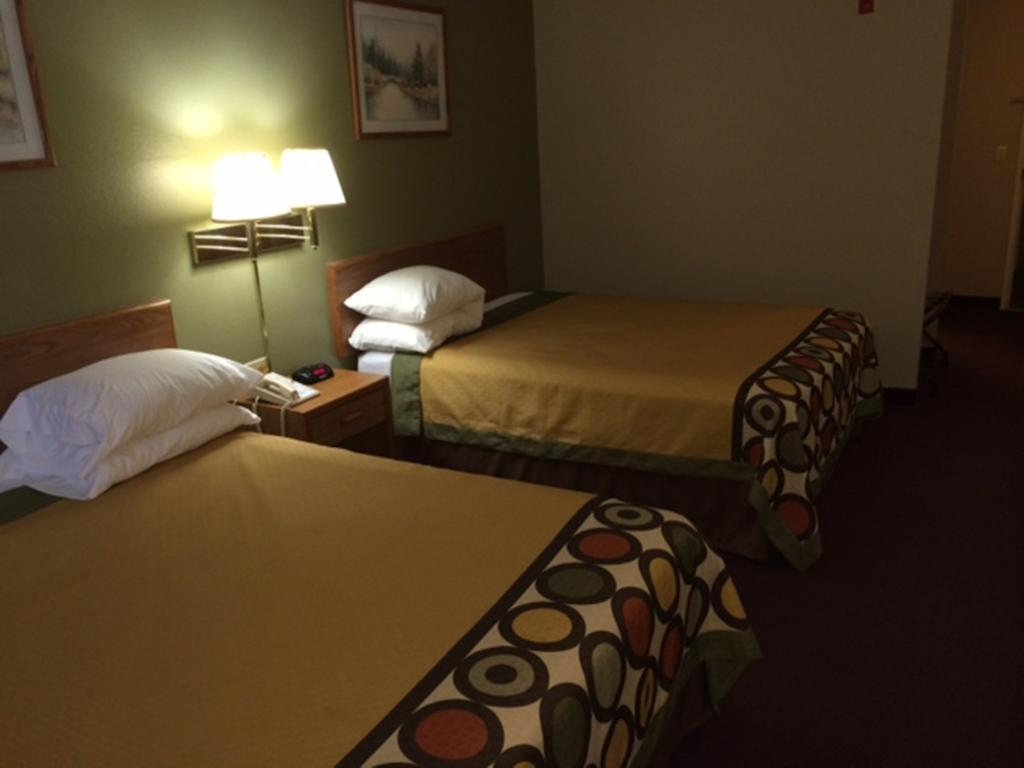 Super 8 By Wyndham Beresford Hotel Szoba fotó